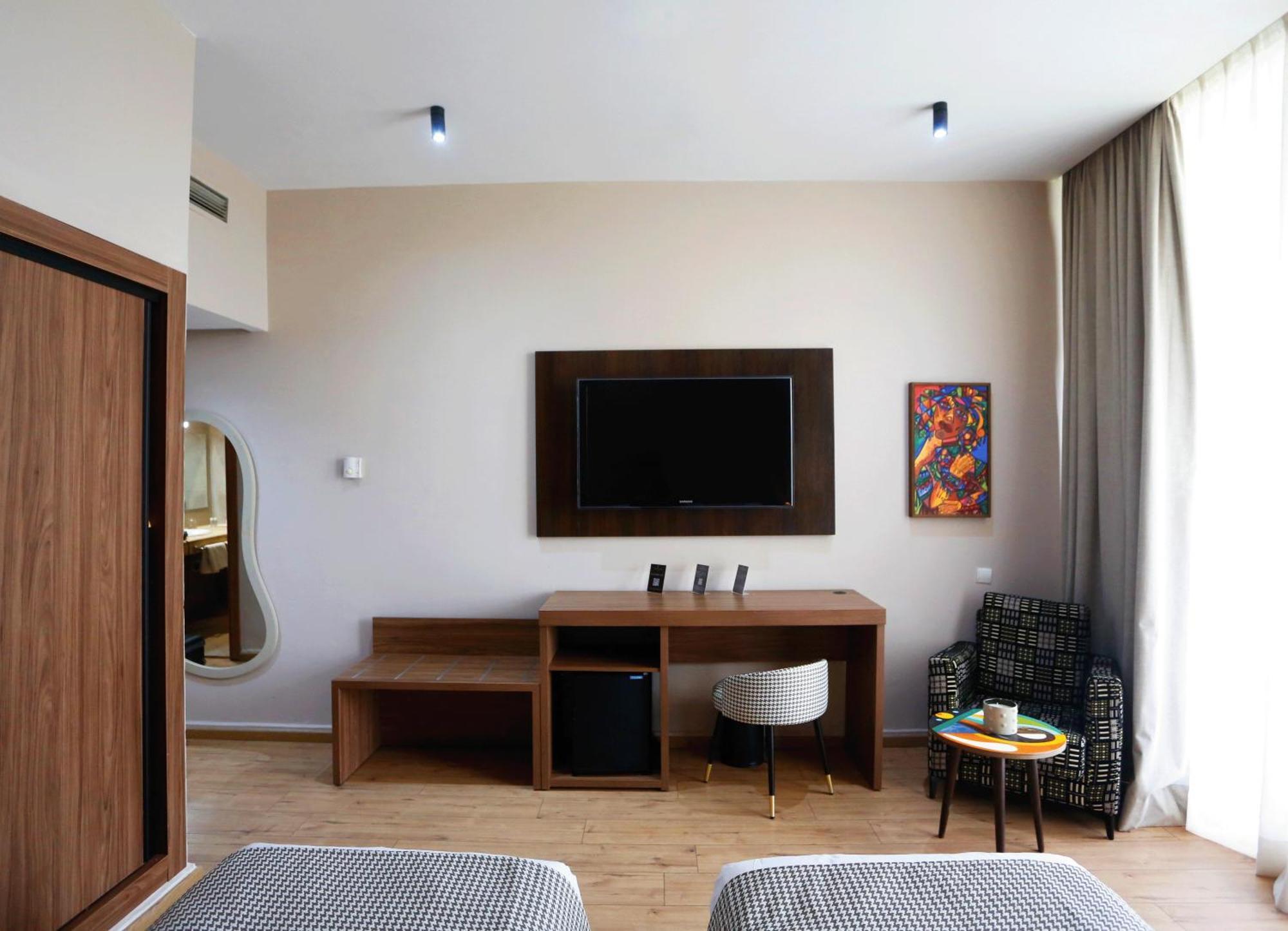 Single Room Balcony,1681741723:JPEG
